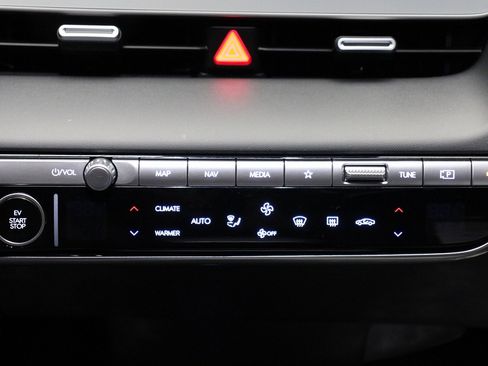 Used 2024 Hyundai Ioniq 5 SEL image 35