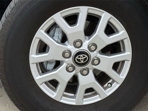 Used 2025 Toyota Tacoma SR image 9