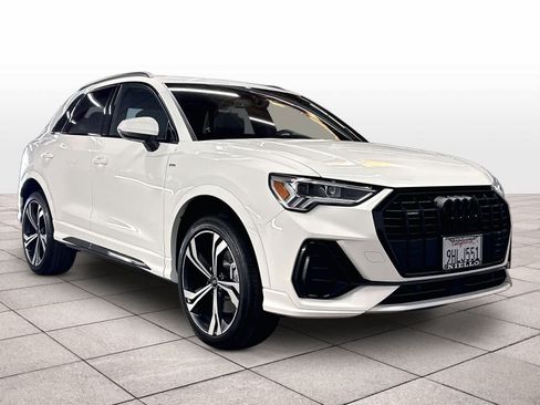 Used 2023 Audi Q3 2.0T Premium Plus w/ Premium Plus Package AWD/4WD image 2