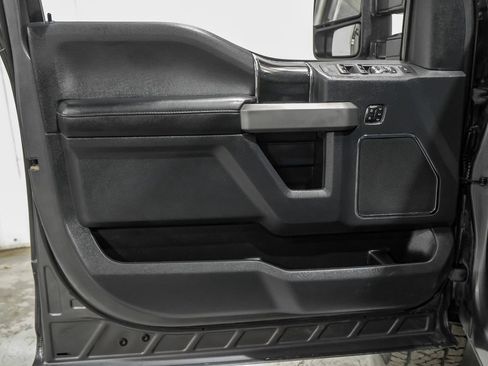 Used 2022 Ford F250 Platinum w/ FX4 Off-Road Package AWD/4WD image 44