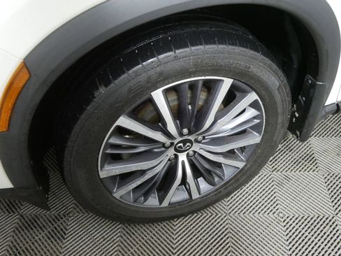 Used 2023 INFINITI QX60 Sensory w/ Cargo Package image 10