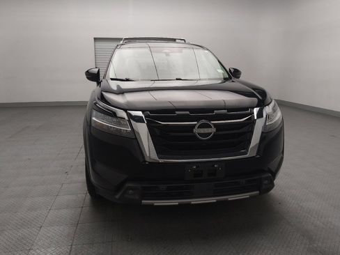 Used 2023 Nissan Pathfinder SL w/ Lighting Package (N92) FWD image 14