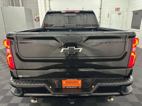 Used 2025 Chevrolet Silverado 1500 LT Trail Boss w/ LT Trail Boss Premium Package AWD/4WD image 8