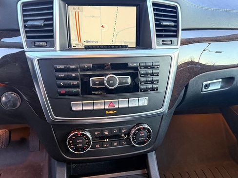 Used 2015 Mercedes-Benz GL 320 BlueTEC 4MATIC image 18