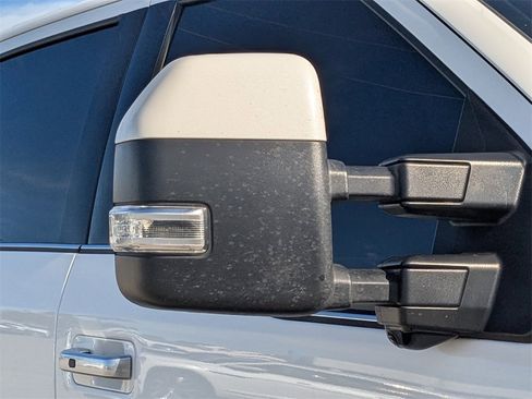 Used 2022 Ford F350 Limited image 12