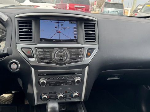 Used 2019 Nissan Pathfinder SL image 21