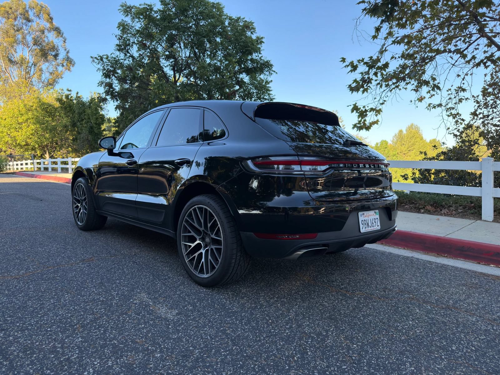Used 2019 Porsche Macan AWD/4WD image 4