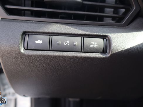 Used 2025 Nissan Altima 2.5 SV FWD image 13