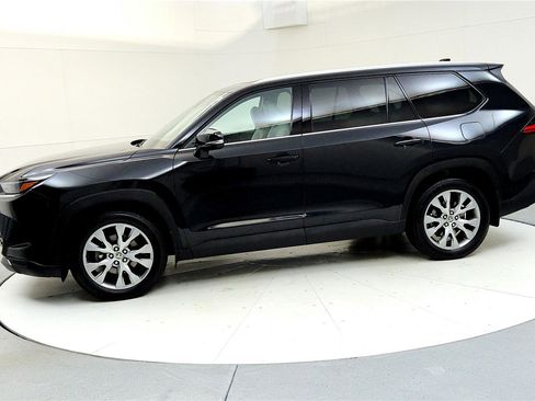Used 2024 Toyota Grand Highlander Limited image 3
