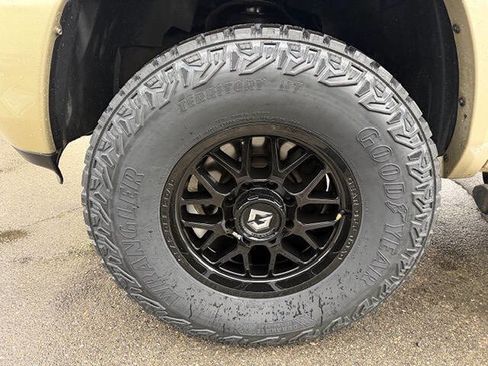 Used 2011 RAM 2500 Longhorn w/ HD Snow Plow Prep Group AWD/4WD image 9