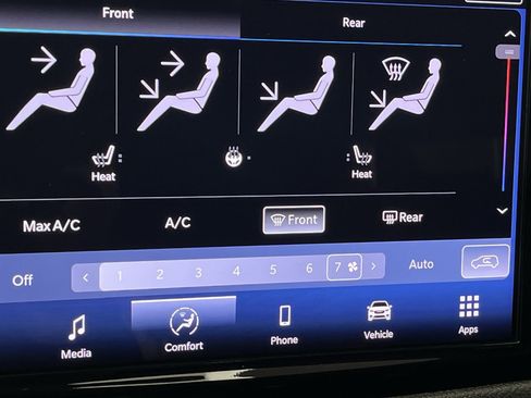 Used 2025 Chrysler Pacifica Select image 22