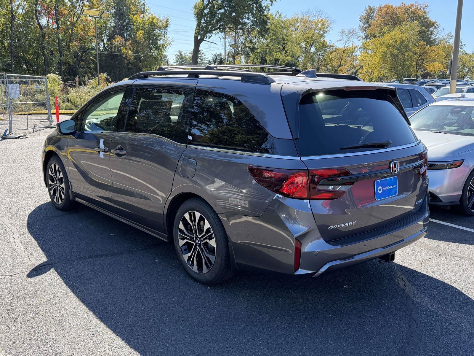 New 2027 Honda Odyssey Elite image 3