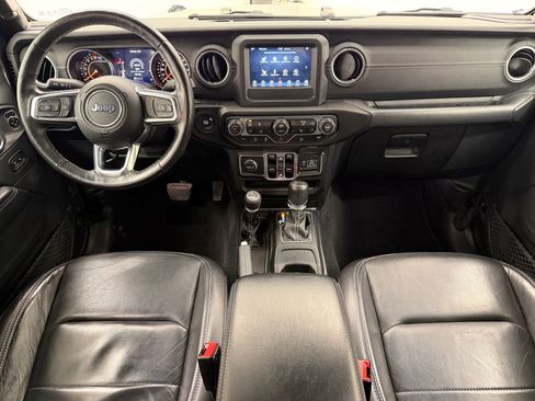 Used 2018 Jeep Wrangler Unlimited Sahara w/ Cold Weather Group AWD/4WD image 23