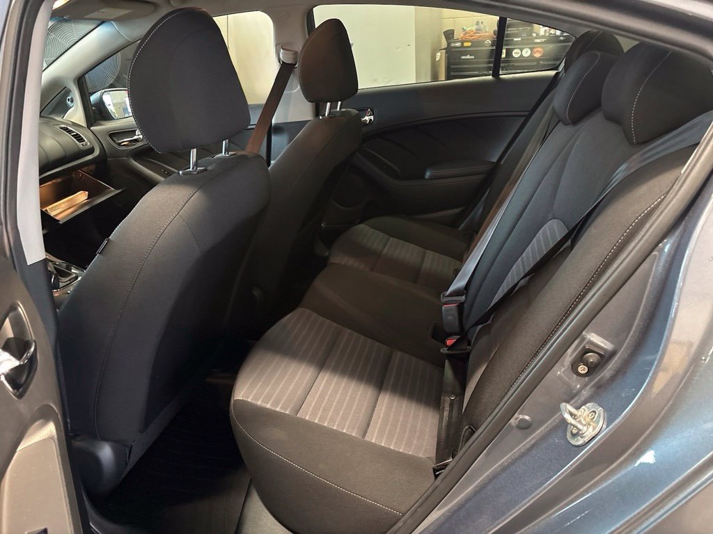 Used 2017 Kia Forte S FWD image 7