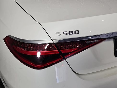 Used 2022 Mercedes-Benz S 580 4MATIC Sedan image 32