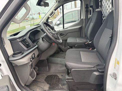 Used 2025 Ford Transit 250 Low Roof w/ Exterior Upgrade Package RWD image 4