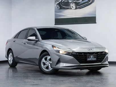 Used 2023 Hyundai Elantra SE