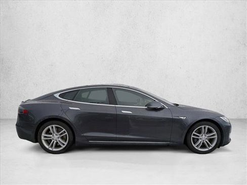 Used 2015 Tesla Model S 70D image 4