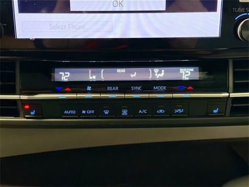 Certified 2024 Toyota Sienna XLE image 12