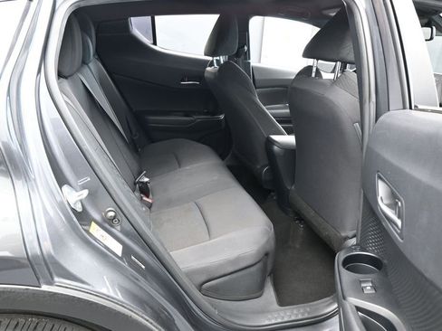 Used 2019 Toyota C-HR XLE FWD image 30