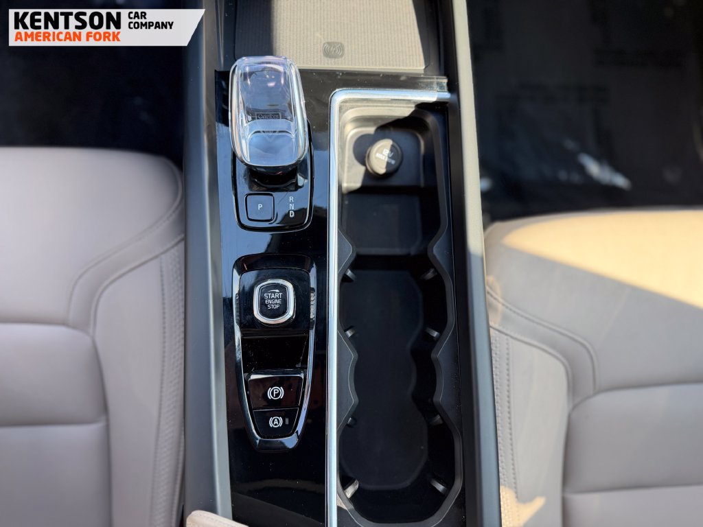 Used 2026 Volvo XC60 B5 Plus AWD/4WD image 23