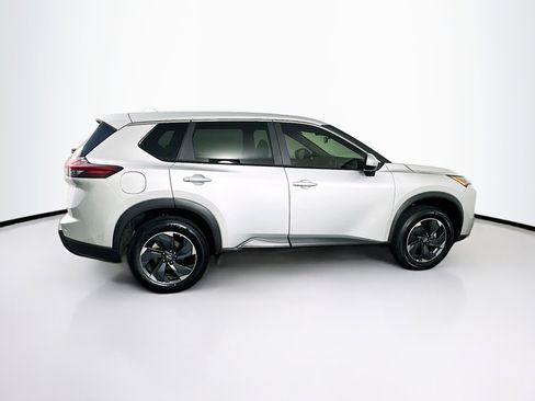 Used 2025 Nissan Rogue SV image 10