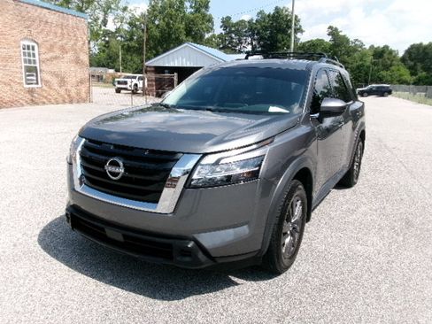 Used 2022 Nissan Pathfinder SV AWD/4WD image 7