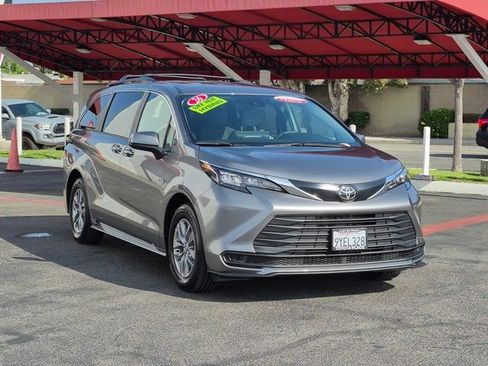 Certified 2026 Toyota Sienna LE AWD/4WD image 3