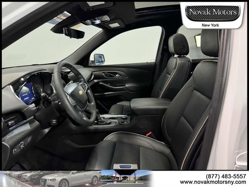 Used 2023 Chevrolet Traverse Premier image 5