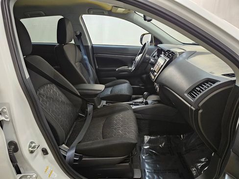 Used 2021 Mitsubishi Outlander Sport SE image 11