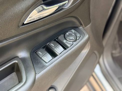 Used 2019 Chevrolet Equinox LT w/ Driver Convenience Package FWD image 20