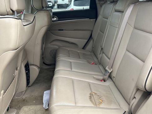 Used 2015 Jeep Grand Cherokee Overland w/ Advanced Technology Group image 17