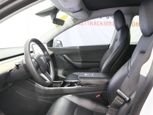 Used 2021 Tesla Model Y Long Range AWD/4WD image 14