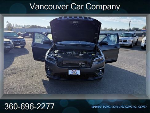 Used 2019 Jeep Cherokee Latitude Plus w/ Cold Weather Group image 29