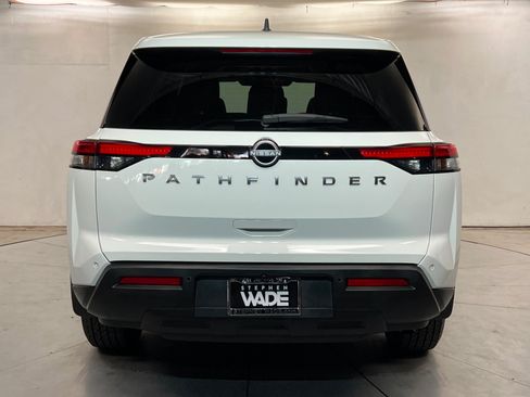 Used 2025 Nissan Pathfinder S FWD image 5