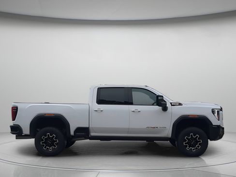 Used 2024 GMC Sierra 2500 AT4X AWD/4WD image 39
