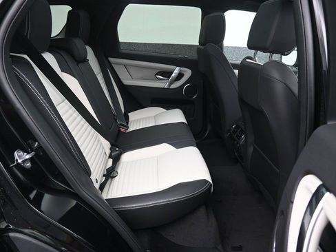 Used 2025 Land Rover Discovery Sport Dynamic SE image 13