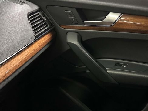 Used 2023 Audi Q5 2.0T Premium w/ Convenience Package image 25