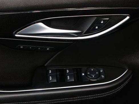 Used 2024 Buick Envision Preferred image 11