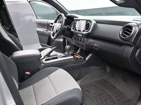 Used 2023 Toyota Tacoma TRD Off-Road AWD/4WD image 21