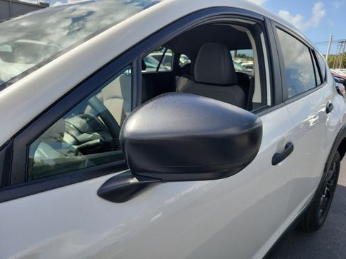 Used 2025 Subaru Crosstrek 2.0i image 11
