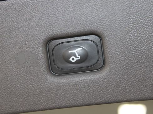 Used 2019 Lincoln Nautilus Reserve FWD image 17
