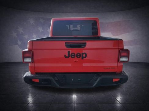 Used 2025 Jeep Gladiator Sport AWD/4WD image 4