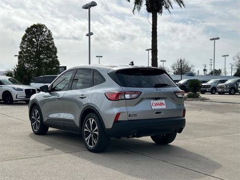 Certified 2022 Ford Escape SE w/ SE Sport Appearance Package image 3