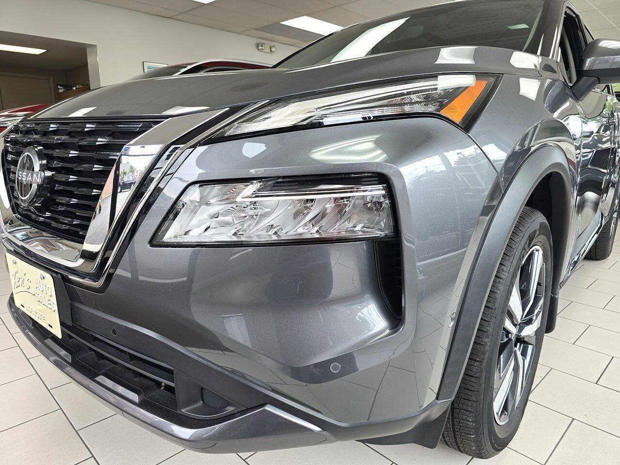 Used 2023 Nissan Rogue SL w/ SL Premium Package AWD/4WD image 6