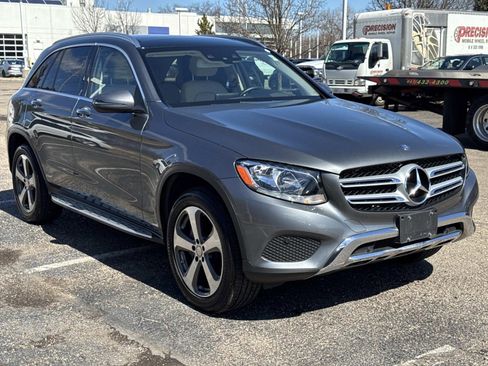 Used 2016 Mercedes-Benz GLC 300 4MATIC image 3