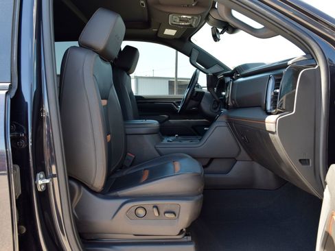 Used 2024 GMC Sierra 2500 AT4 w/ AT4 Premium Plus Package image 23