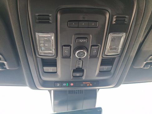 Used 2023 Chevrolet Tahoe High Country AWD/4WD image 23