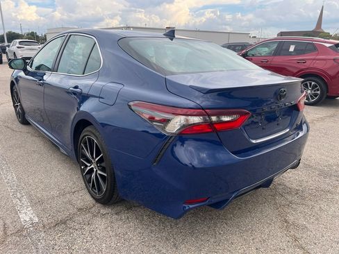 Used 2024 Toyota Camry SE w/ Convenience Package FWD image 6