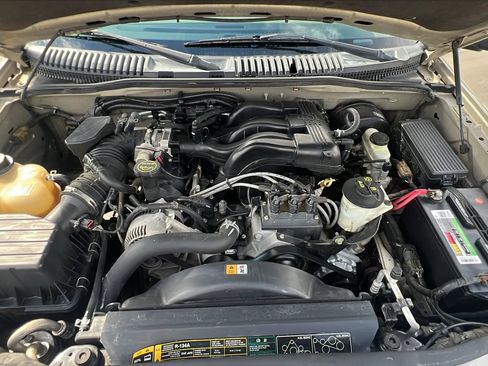 Used 2004 Ford Explorer Sport XLT RWD image 26